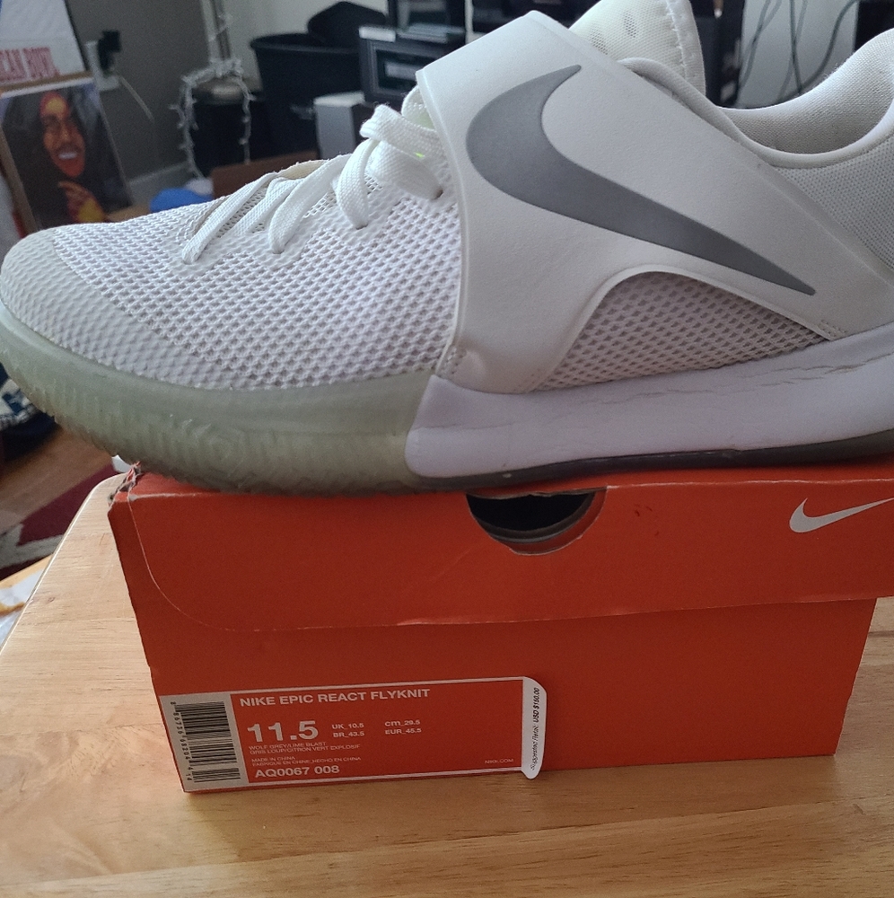 NKE EPIC REACT FLYKNIT WHT/GRAY 11.5